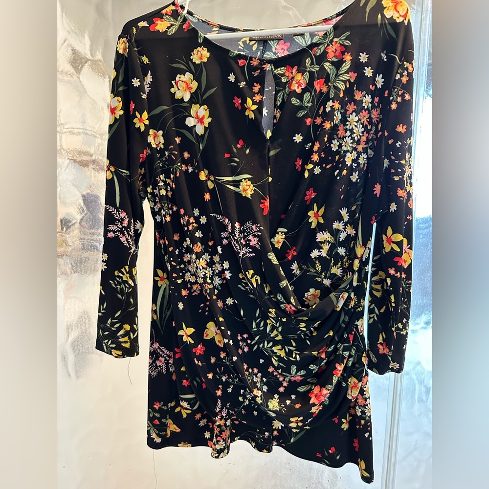 Keyhole floral shirt, long sleeve
